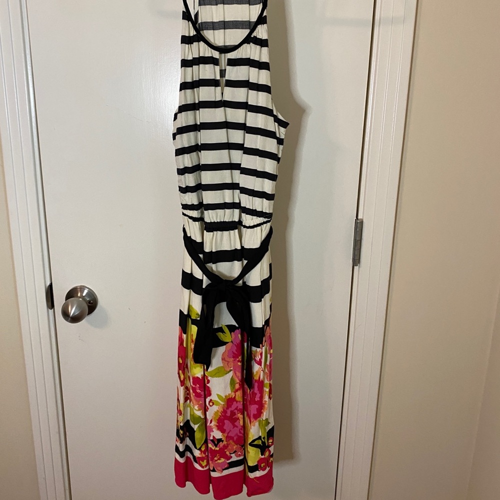 Elle dress with stripe and floral pattern sz- xs